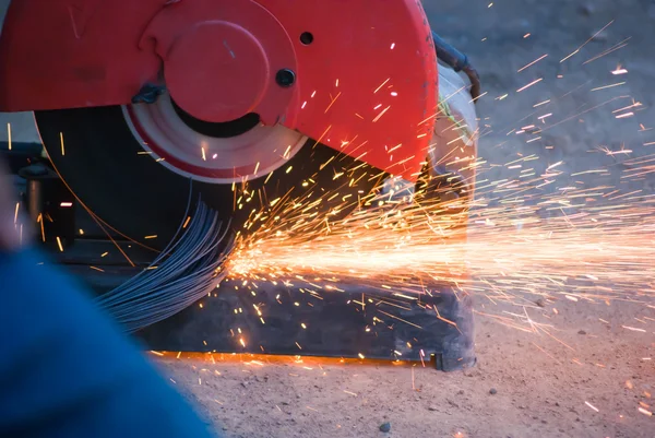 Metal cutting — Stock Photo, Image