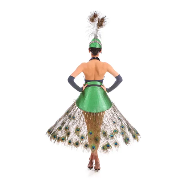 공작의 깃털 녹색 드레스와 해 학적인 댄서 — 스톡 사진