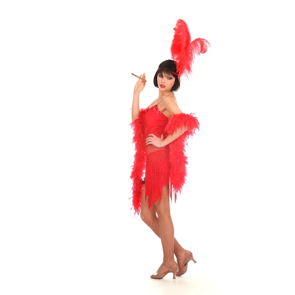 Danseuse burlesque avec plumage rouge et robe courte, isolée sur blanc — Photo