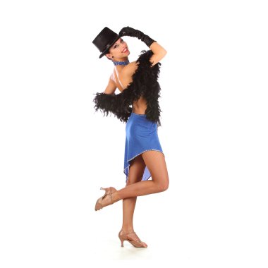 Latin dans için kırmızı mavi elbiseli burlesque dansçı