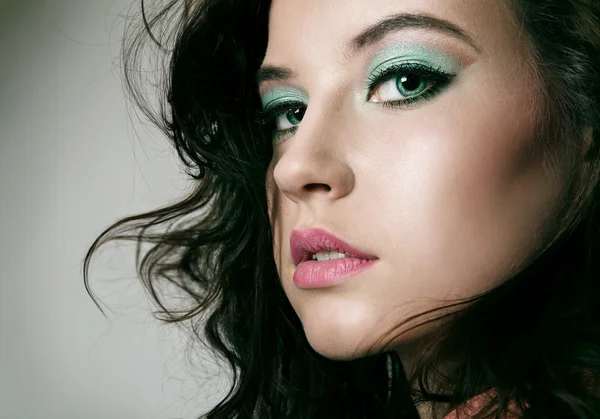 Closeup portrait of beautiful brunette. — Stock Photo, Image