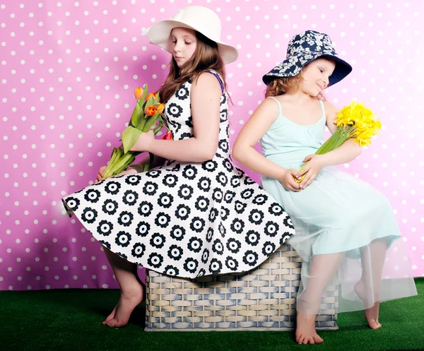 Two cute young sisters — Stock Photo, Image