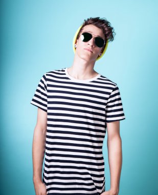 yakışıklı delikanlı