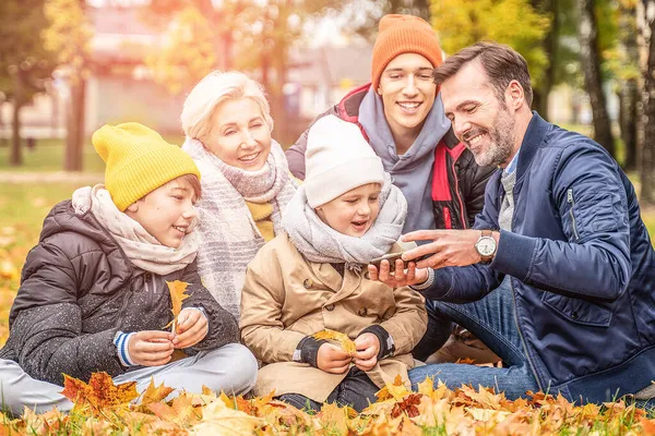 Véritable Mode Vie Des Gens Concept Émotions Familiales Heureux Maman — Photo