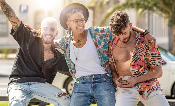 Three Young Fashionable Crazy Friends Having Fun Together City Laughing — Stock Photo, Image