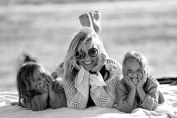 Happy Woman Relaxing Her Two Daughters Outdoor Beach Lying Talking — Fotografia de Stock