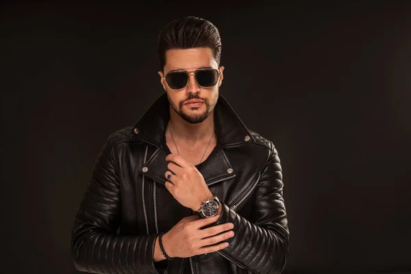 Fashion Photo Handsome Man Wearing Black Leather Jacket Sunglasses Hand — Stock Photo, Image