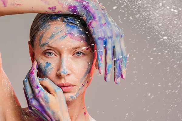 Retrato Arte Belleza Mujer Con Interesante Maquillaje Abstracto Colores Brillantes — Foto de Stock