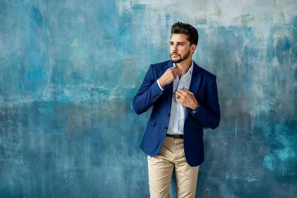 Young Handsome Businessman Posing Elegant Fashionable Clothes Looking Away Portrait — Stock Photo, Image