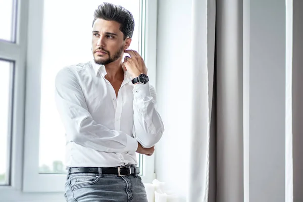 Portrait Successful Fashionable Elegant Man Wearing White Shirt Looking Away — Stock Photo, Image
