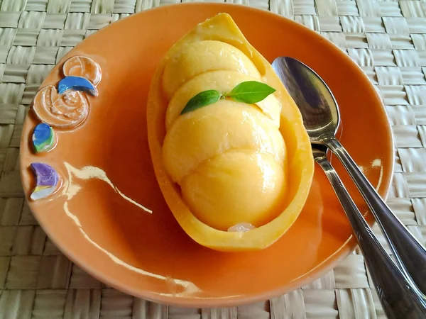 Липкий рис с манго тайская еда — стоковое фото