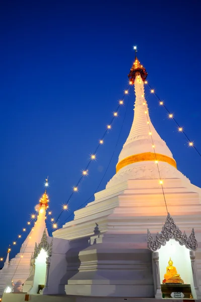 Wat phra że doi kong mu świątyni na szczycie góry w mae hong s — Zdjęcie stockowe