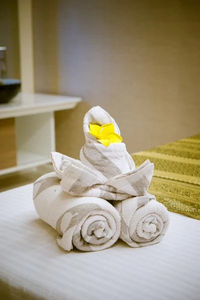 Handdoek gevouwen in spa — Stockfoto