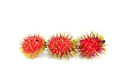 Rambutan beyaz arkaplanda izole edildi
