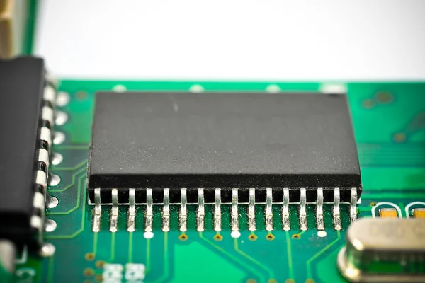 Circuit imprimé avec composants électroniques macro fond — Photo