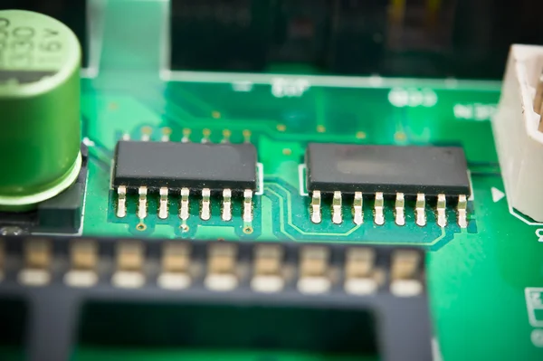 Circuito stampato con componenti elettronici macro background — Foto Stock