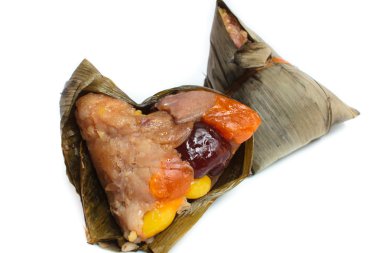 pirinç hamur tatlısı, zongzi veya bakcang.