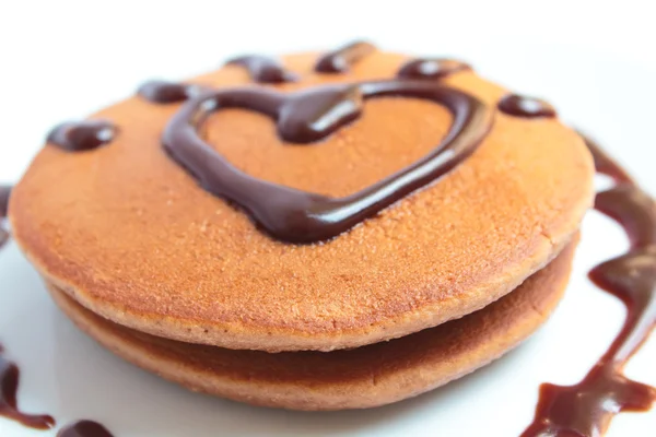 Chocolade pannenkoeken met chocolade saus. — Stockfoto