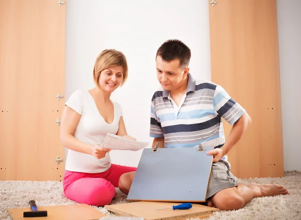 Assembling furniture — Stock Photo, Image