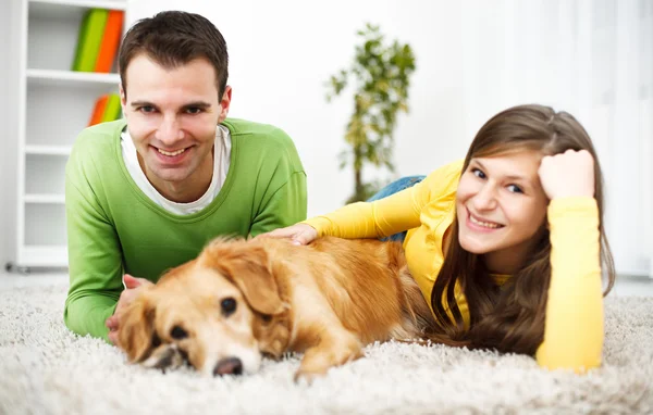 Young couple — Stock Photo, Image