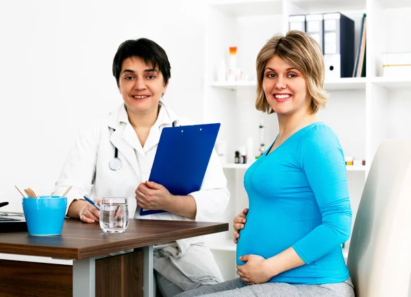 Mujer embarazada. — Foto de Stock