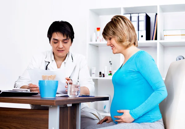 Pregnant woman — Stock Photo, Image