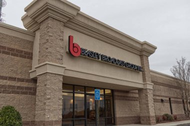 Augusta, Ga USA - 03 01 21: Belair yolundaki Beasley Radyo İstasyonu 