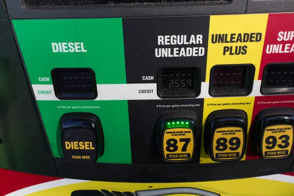 Columbia County Usa Bunte Tankstellenpumpe Vorne Gelb Grün Rot Und — Stockfoto
