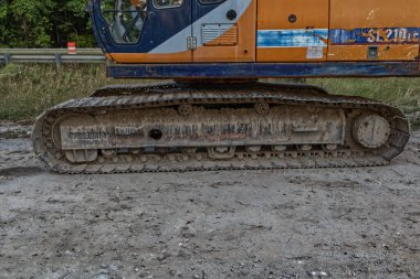 Augusta, Ga USA - 05: 15 Yol inşaatı Samsung kazıcı tekerlekleri yakın
