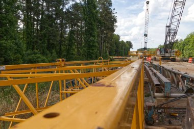 Augusta, Ga USA - 06 04 21: Otoyol inşaatı sarı kirişler kapanıyor