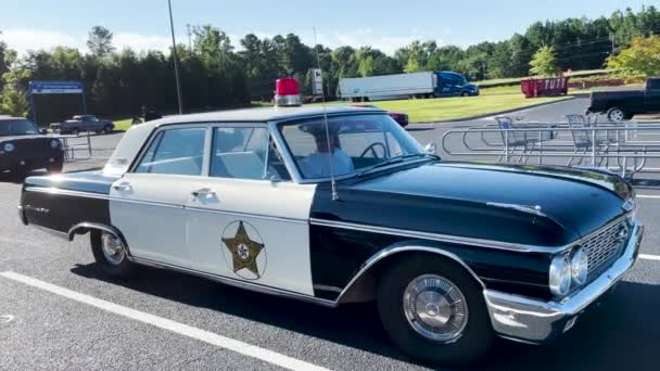 Columbia County Usa Oldtimer Andy Griffith Polizeiauto Requisite Mann Fährt — Stockvideo