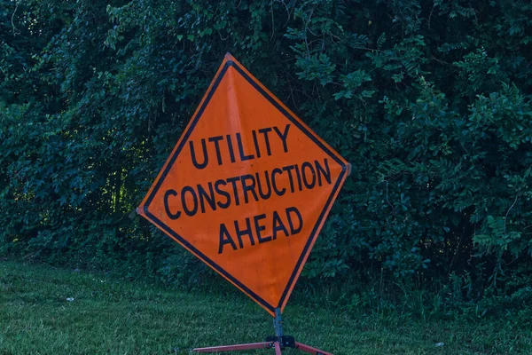 Utility Construction Προειδοποιητική Πινακίδα Πορτοκαλί Δρόμο Στη Γεωργία — Φωτογραφία Αρχείου