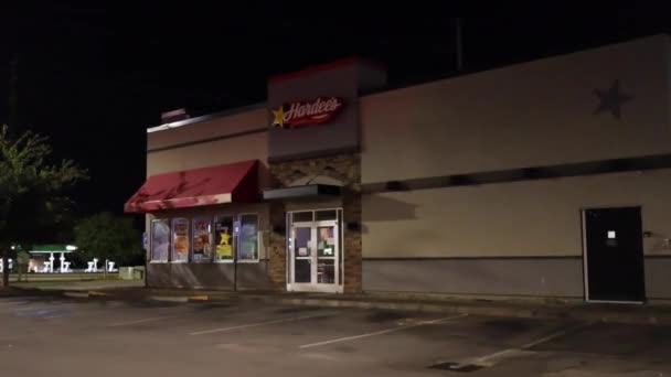 Augusta Usa Hardees Fast Food Restaurace Noční Pohled Pozadí Provozu — Stock video