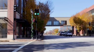 Augusta, Ga USA - 117 17: Tarihi Şehir Merkezi Augusta trafiği ve bayram dekorasyonları Reynolds Caddesi