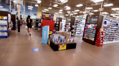 Columbia County, Ga USA - 11 21: Kroger perakende satış mağazası İçişleri Şükran Günü müşterileri