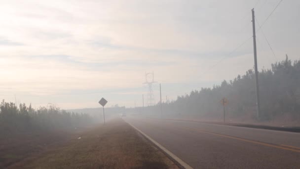 Burke County Usa Forest Fire Smoke Rolling Truck Pass — 비디오