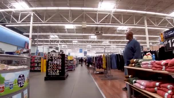 Evans Usa Walmart Winkelinrichting Thanksgiving Shoppers Pov Front Aisle Holiday — Stockvideo