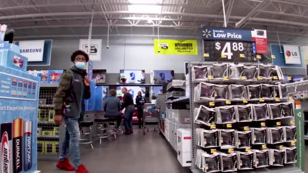 Evans Usa Walmart Winkelinrichting Thanksgiving Shoppers Arbeiders Mensen Elektronica — Stockvideo