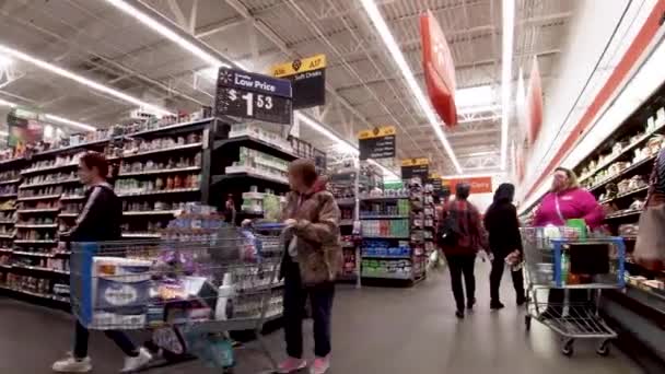 Evans Usa Walmart Butik Interiör Thanksgiving Shoppare Panorera Till Bakverk — Stockvideo