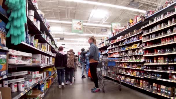 Evans Eua Walmart Loja Varejo Interior Compradores Ação Graças Corredor — Vídeo de Stock