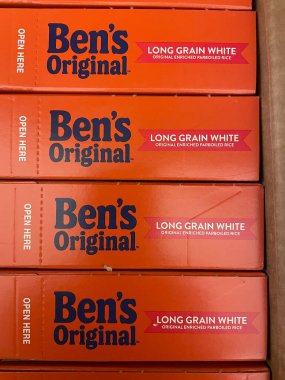 Martinez, Ga USA - 11: 30 Orijinal pirinç bir kutuda paketlendi