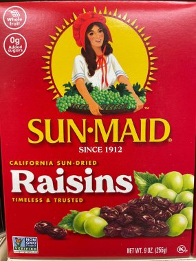 Martinez, Ga USA - 11: 30 21: Bir perakende mağazasında Sun Maid Raisins kutusu