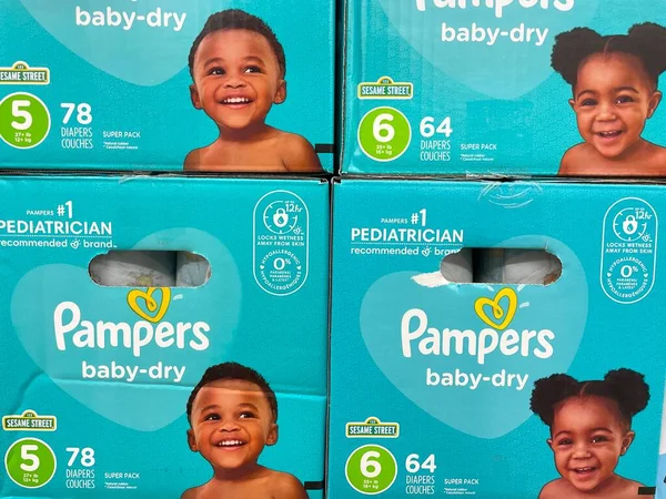 Martinez Usa Pampers Caja Pañales Una Tienda Minorista — Foto de Stock