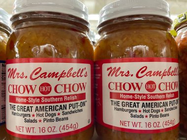 Columbia County, Ga USA - 1201 21: kavanozda Bayan Campbell Chow Chow