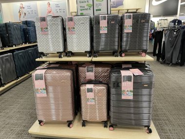 Tatillerde Kohls 'un mağazası iç kısımda.