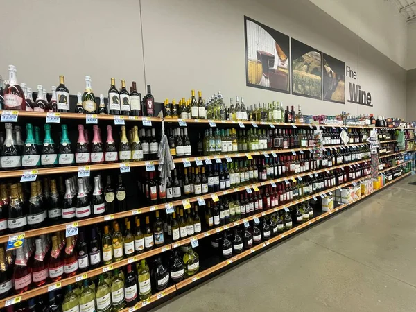 Hephzibah, Ga USA - 12. 02 21: KJ 's perakende market içi