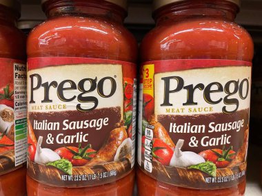Columbia County, Ga USA - 12 01: 21 Prego spagetti sosu bir mağazanın rafında