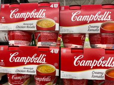 Columbia County, Ga USA - 1201 21: Campbell çorbaları bir mağazanın rafında