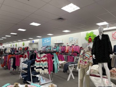 Evans, Ga USA - 12: 03 Belk perakende mağazası iç bayram dekorasyonu