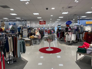 Evans, Ga USA - 12: 03 Belk perakende mağazası iç bayram dekorasyonu